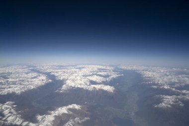 Alpler hava manzaralı panorama manzaralı uçak manzaralı