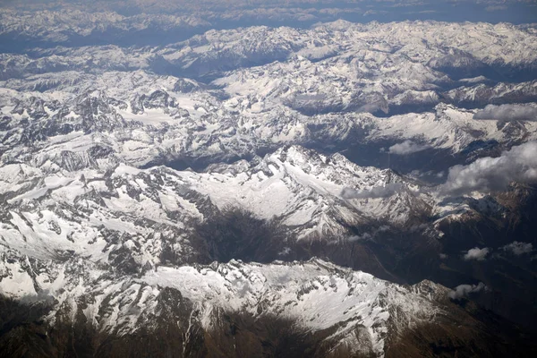 Alpler hava manzaralı panorama manzaralı uçak manzaralı