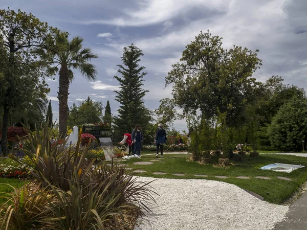 GENOA, İtalya - 7 Mayıs 2022 - Euroflora uluslararası çiçek sergisi Nervi Park 'ta