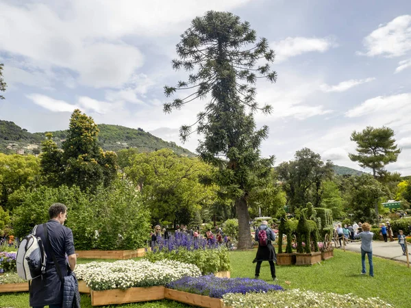 GENOA, İtalya - 7 Mayıs 2022 - Euroflora uluslararası çiçek sergisi Nervi Park 'ta