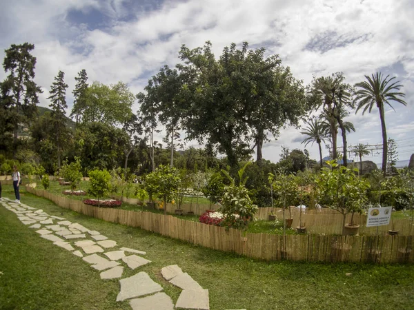 GENOA, İtalya - 7 Mayıs 2022 - Euroflora uluslararası çiçek sergisi Nervi Park 'ta