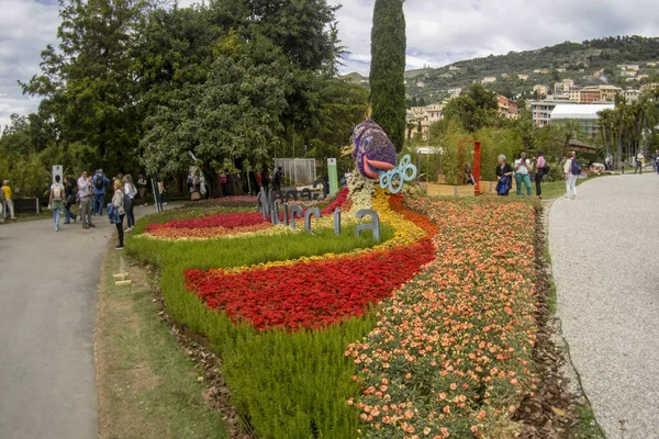 GENOA, İtalya - 7 Mayıs 2022 - Euroflora uluslararası çiçek sergisi Nervi Park 'ta