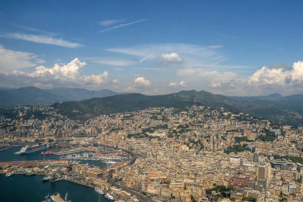 Vista Aérea Génova Paisaje Urbano Durante Aterrizaje Panorama —  Fotos de Stock