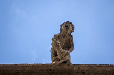 İpek Borsası binası Valencia Lonja de la Seda gargoyles detayı