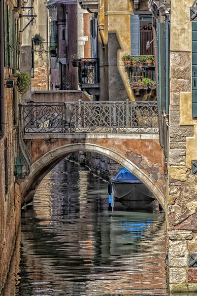 Venedig Brücke Kanal Haus Blick Vertikale Landschaft — Stockfoto