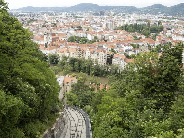 Graz Avusturya saat kulesine funicolar demiryolu taşımacılığı
