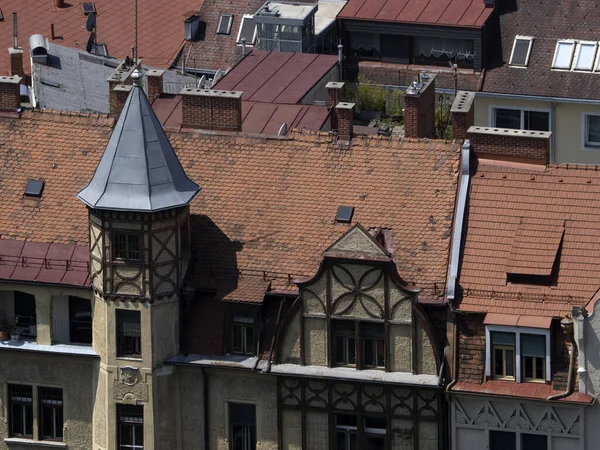 グラーツオーストリアの屋根の詳細タイルビューの街並み — ストック写真