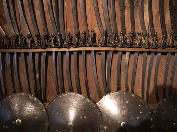 Viele Mittelalterliche Eisenrüstungen — Stockfoto