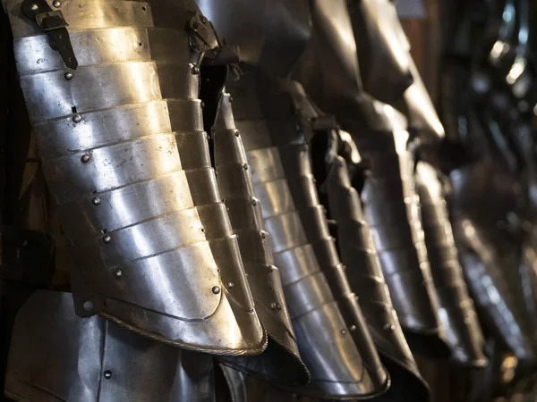 多くの中世の鉄金属の鎧の詳細 — ストック写真