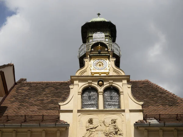 Glockenspiel Evi Graz Avusturya Tarihi Saat Kulesi Manzaralı — Stok fotoğraf