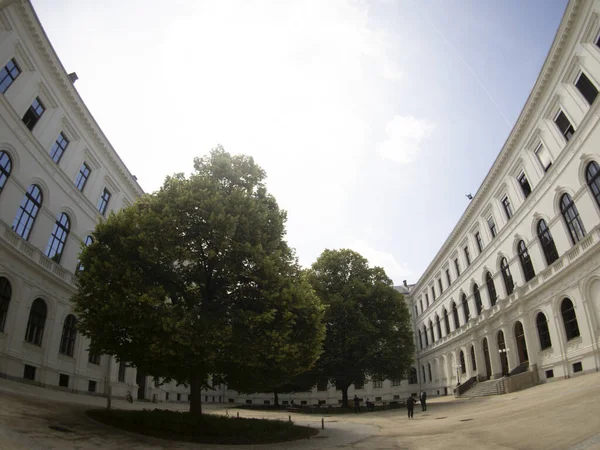 Graz Karl Franzens Üniversitesi Ana Binası — Stok fotoğraf