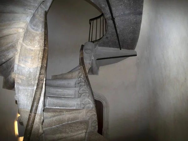 パブリックダブルスパイラル階段グラーツオーストリア — ストック写真