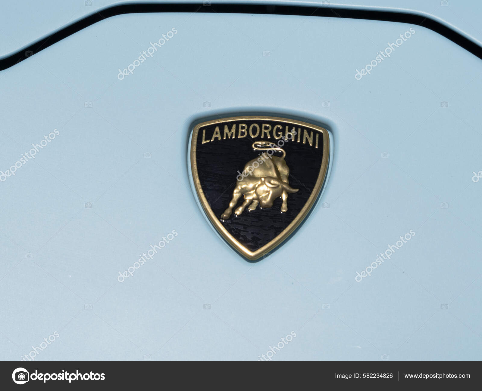 Lamborghini logo stok fotoğraflar | Lamborghini logo telifsiz resimler,  görseller | Depositphotos