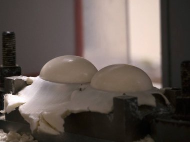 Sabun fabrikası rengarenk yumurtalar.