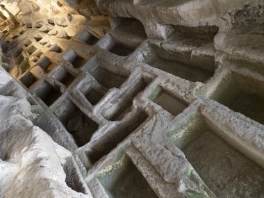 Antik Cava d 'ispica yeraltı mezarları larderia mağarası Sicilya