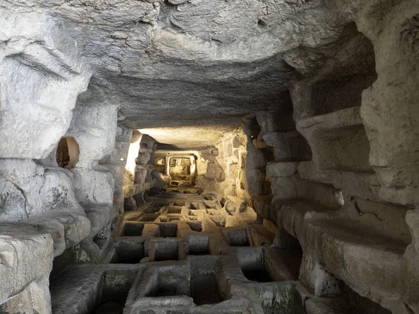 าโบราณ Ispica Catacombs Larderia — ภาพถ่ายสต็อก