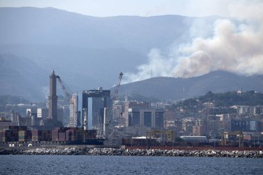 Temmuz 2022 Ceneviz Tepeleri, İtalya 'da büyük yangın