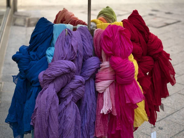 Many Different Colors Scarfes Market Detail — Stock Photo, Image