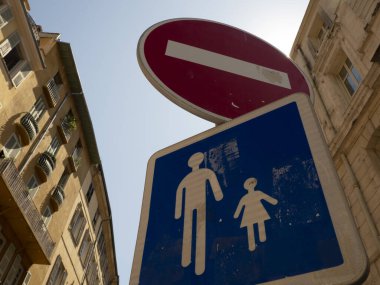 Güzel Fransa eski kasaba binaları boyalı evler