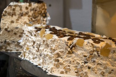 Fransız fındığı yumuşak montelimar Fransa tatlısı.