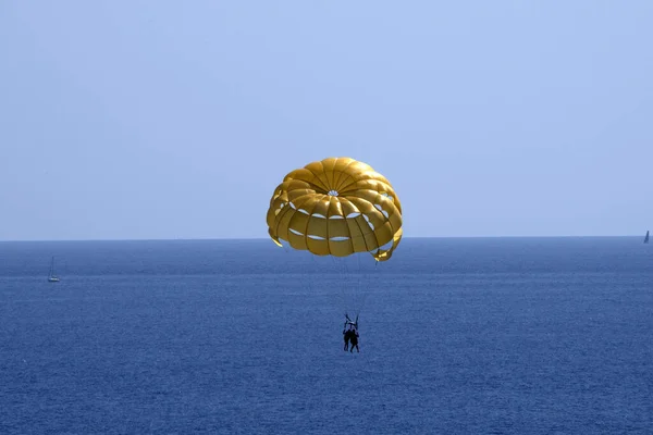 Parachut Speedboat People Having Fun Sea — Stok fotoğraf