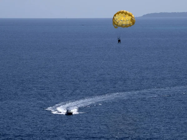 Parachut Speedboat People Having Fun Sea — Fotografia de Stock