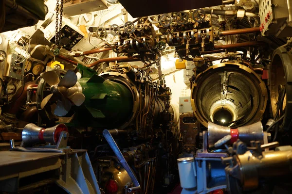 魚雷室軍用潜水艦軍艦船室内 — ストック写真