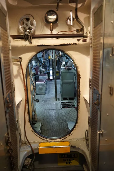 Στρατιωτικό Υποβρύχιο Πολεμικό Πλοίο Εσωτερική Πόρτα — Φωτογραφία Αρχείου