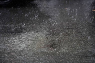 Çin Mahallesi 'nde New York Şehri Manhattan' da şiddetli yağmur yağdı.
