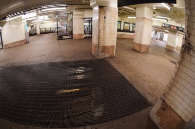 New York metro istasyonu, Chambers caddesi istasyon manzaralı.