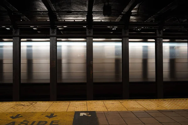 Нью Йорк Метро Движения Поезда Станции Зрения — стоковое фото