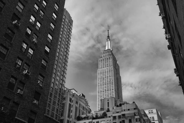 Empire State Building Bottom Top View New York City Manhattan — Stock fotografie