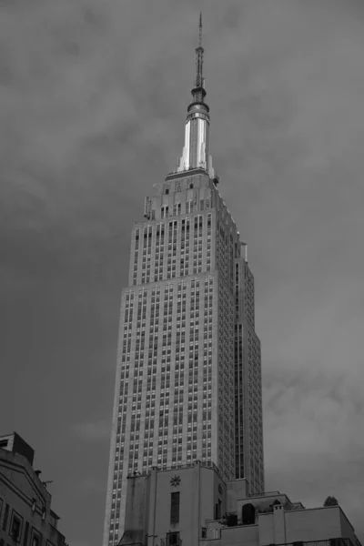 Empire State Building Bottom Top View New York City Manhattan — Stock Photo, Image