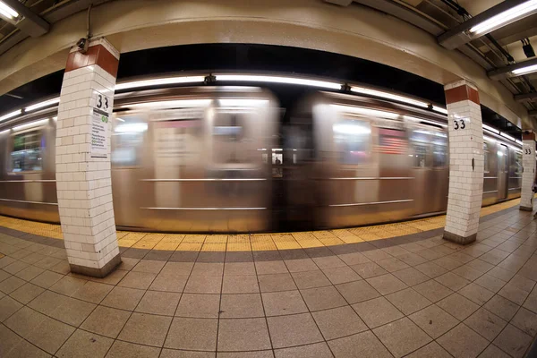 New York Metropolitana Treno Movimento Alla Stazione Vista — Foto Stock