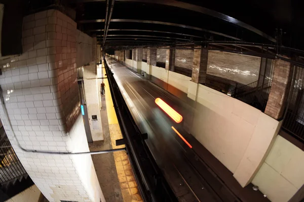 Новый Вид Поезда Метро Йорке Сверху Станции — стоковое фото
