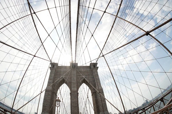 Brooklyn Bridge Van Onder Naar Boven Met Kabels Bekijk New — Stockfoto