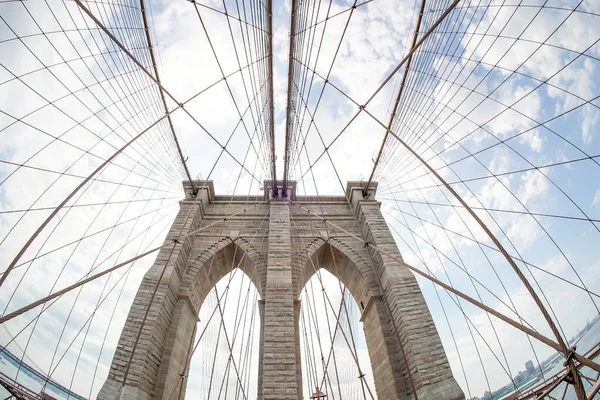 Brooklyn Bridge Van Onder Naar Boven Met Kabels Bekijk New — Stockfoto