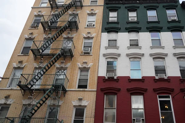 Pequena Itália Nova Iorque Edifícios Cidade Bandeira Verde Branco Vermelho — Fotografia de Stock