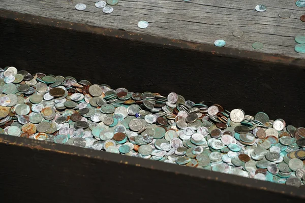 Many Dime Coin Dollar Money Liberty Island Ferry Pier Wharf — Stock Photo, Image