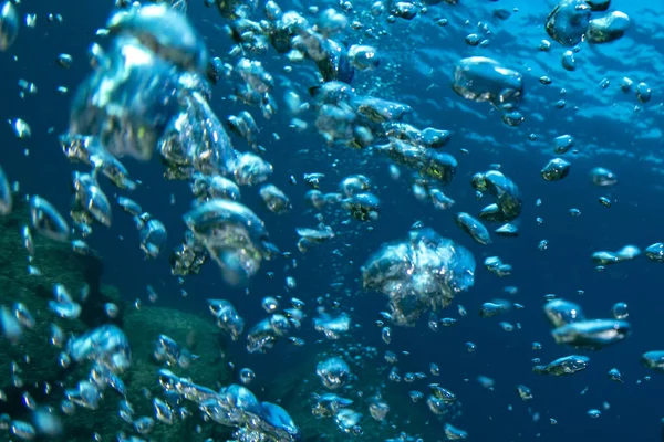 バルチック海のノルドストリームのようなガスの泡水中パイプラインガス漏れ — ストック写真