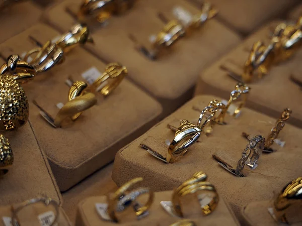 Goldschmuck Den Schaufenstern Der Ponte Vecchio Florenz Geschäfte — Stockfoto