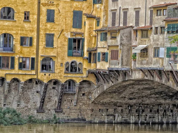 Ponte Vecchio Köprüsü Arno Nehri Floransa Mücevher Dükkanı — Stok fotoğraf