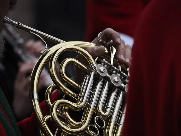 Handen Spelen Bas Tuba Detail Een Band — Stockfoto