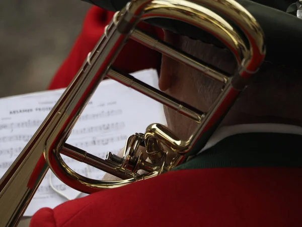 Handen Spelen Trombonedetail Een Band — Stockfoto