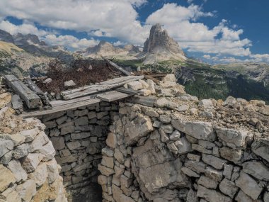 Piana Dolomitleri Dağı Birinci Dünya Savaşı Yolları Siperleri