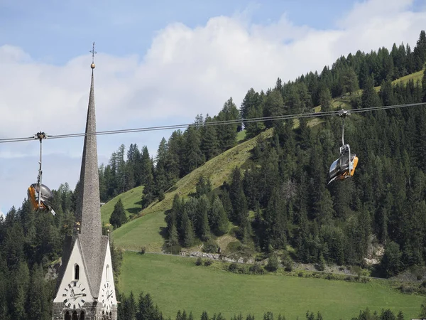 Wyciąg Krzesełkowy Górach Dolomitów — Zdjęcie stockowe