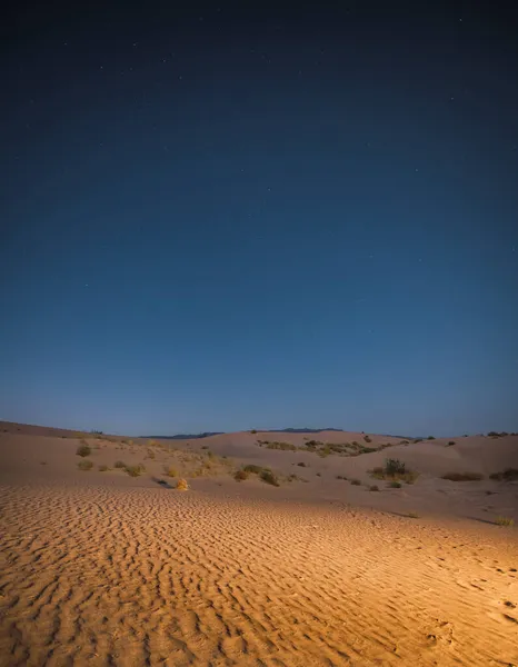 Erstaunliche Landschaft Mit Einem See Der Mitte Der Wüste Mit — Stockfoto