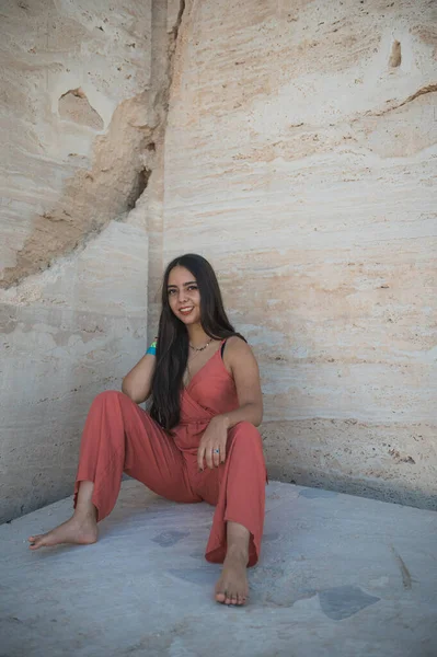 Girl Scout Posing Photos Abandoned Marble Mine Cuatrocinegas Coahuila Mexico — Stock Photo, Image