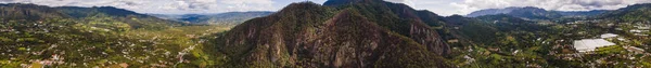 Отличаются Панорамная Аэрофотосъемка Муниципалитета Алмолойя Алькисирас Пейзаж Деревья Горы Дома — стоковое фото