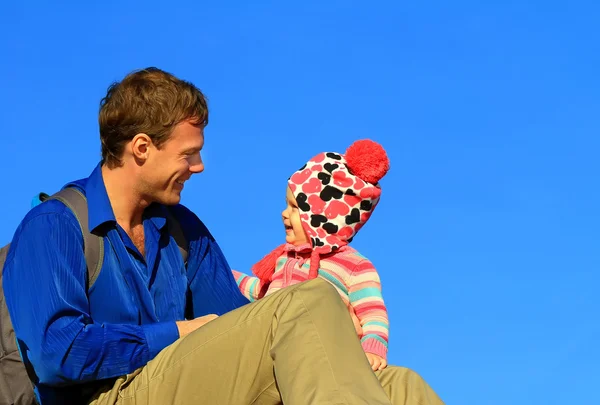 Father and his daughter in sunny day — Stock Photo, Image